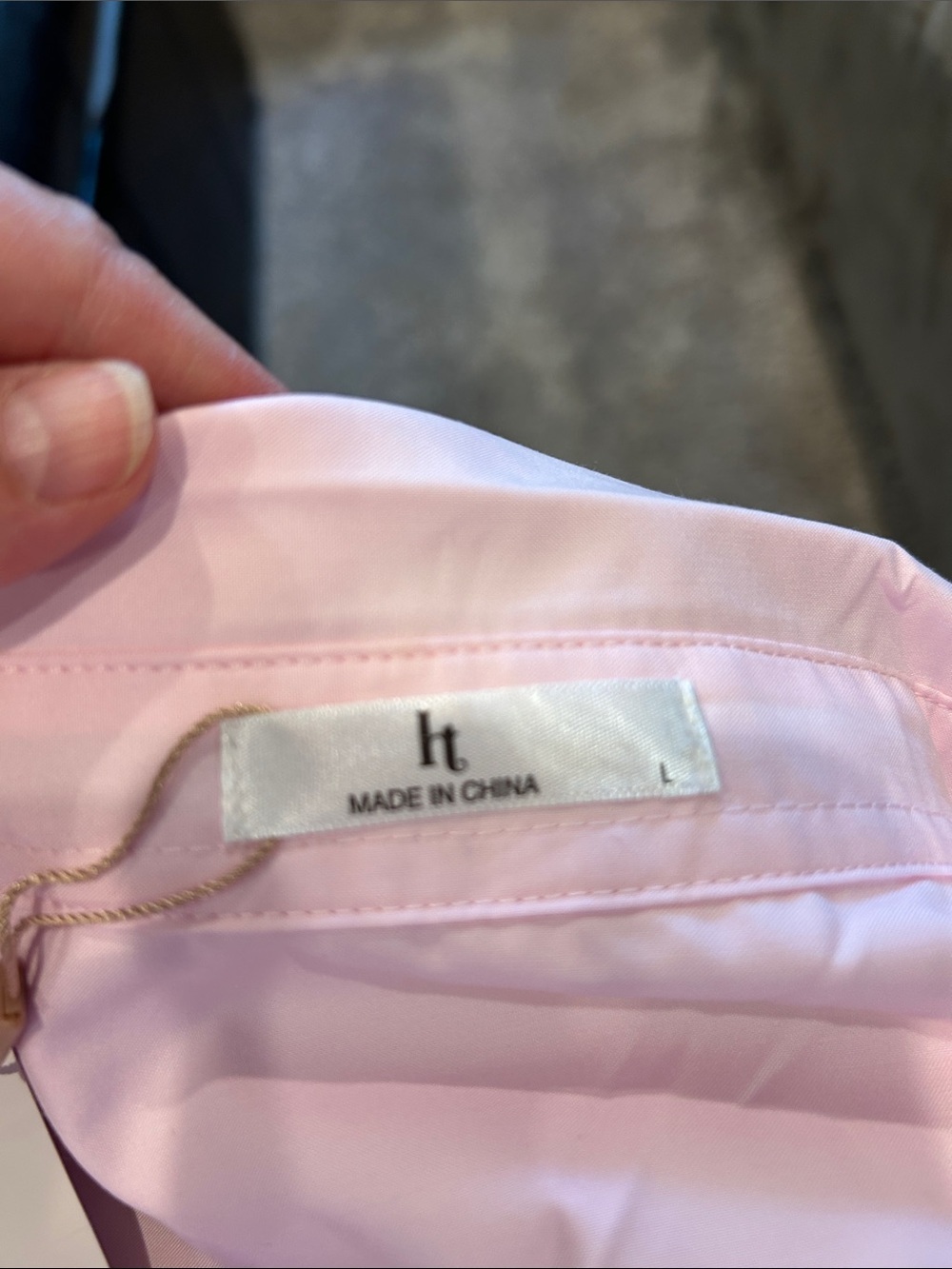 NWT pink button down blouse, size large - Picture 4 of 6